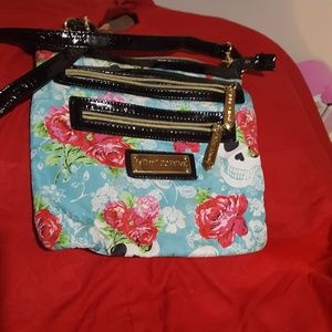 Crossbody purse